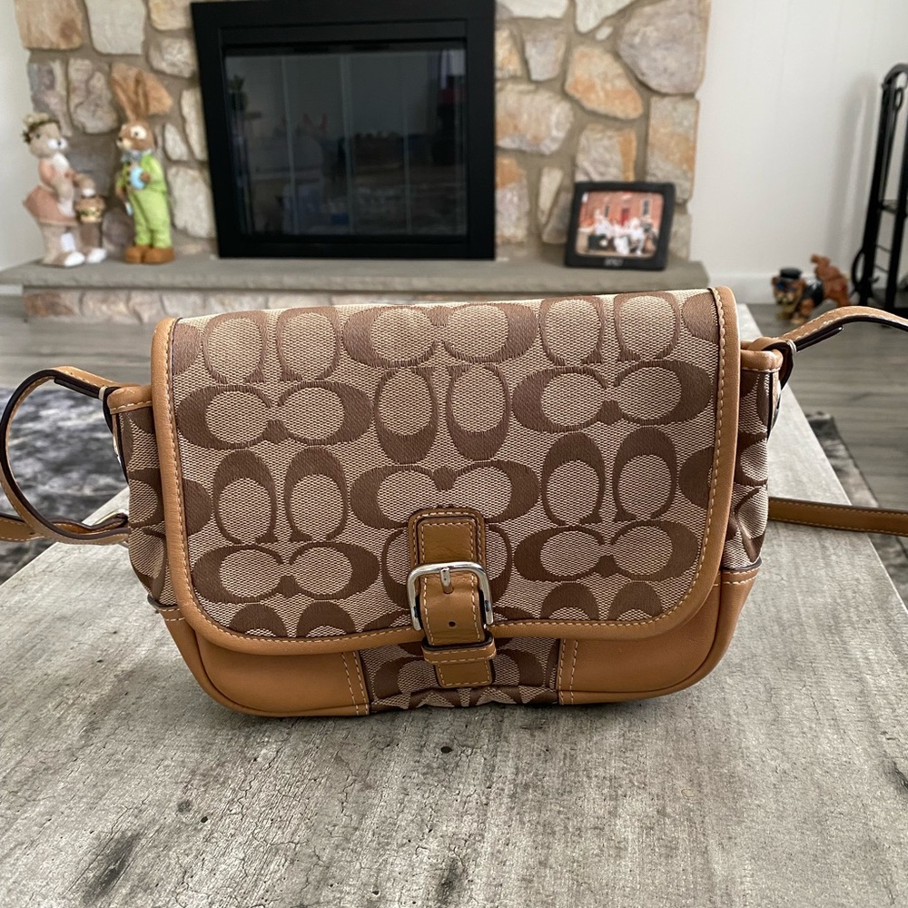 COACH HADLEY SIGNATURE FIELD Crossbody